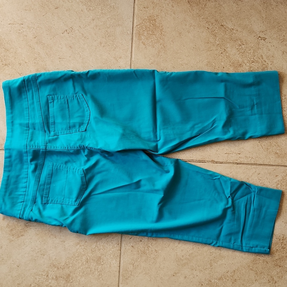Turquoise Capris - Picture 3 of 9